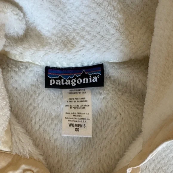 Patagonia Cream Fleece Pullover - Picture 2 of 3